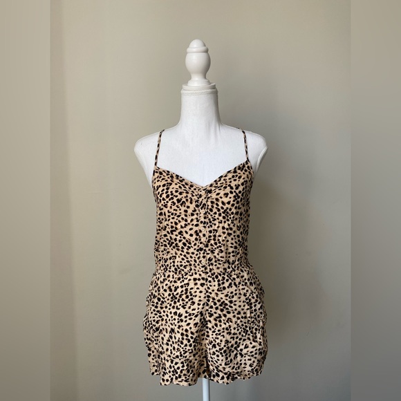 H&M Leopard Romper - Picture 1 of 4